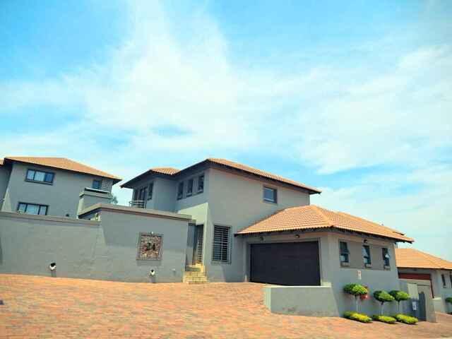 House for rent in Waterkloof, Gauteng