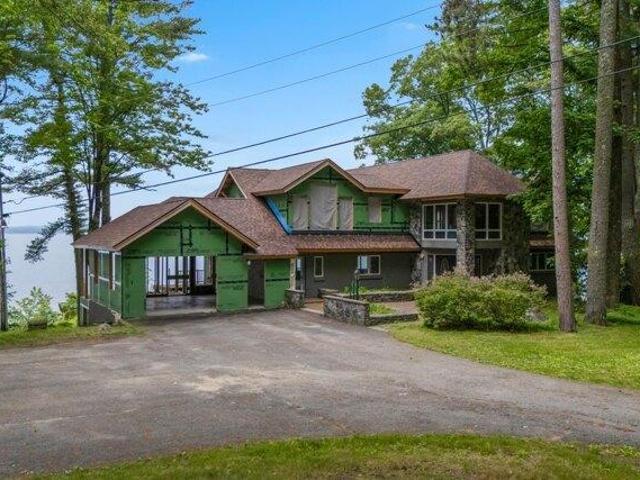 House for sale in Raymond, Maine