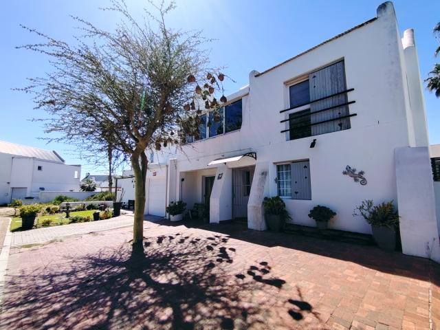 House for rent in Stompneusbaai, Saldanha Bay Local Municipality