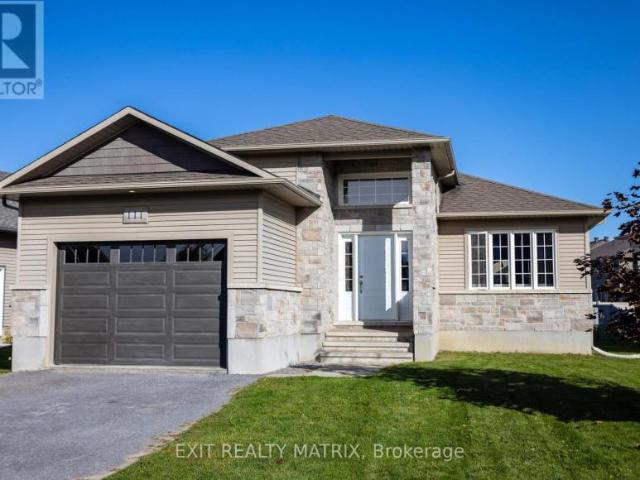 House for sale in Russell, Ontario