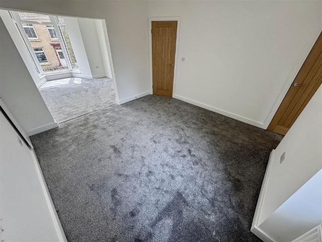 House for rent in Cwmbwrla, Nangreaves