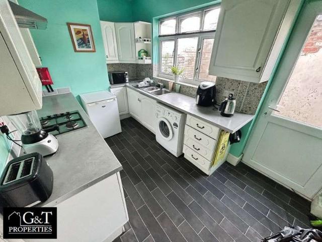Room for rent in Nether End, Quarry Bank