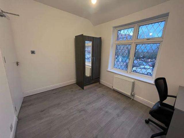 Room for rent in London Borough of Ealing, Greater London