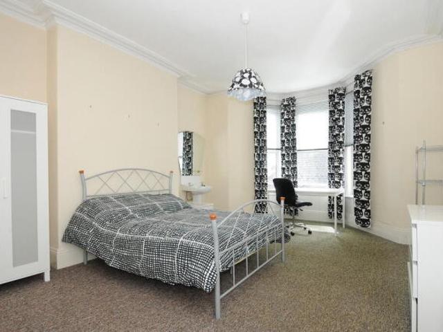 Room for rent in St.Judes, Mount Wise