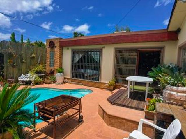 House for sale in Goodwood, Western Cape