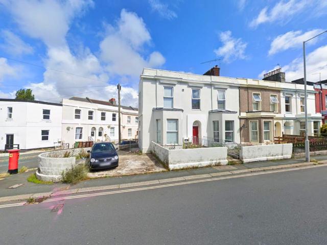 Room for rent in Pennycomequick, Mount Wise