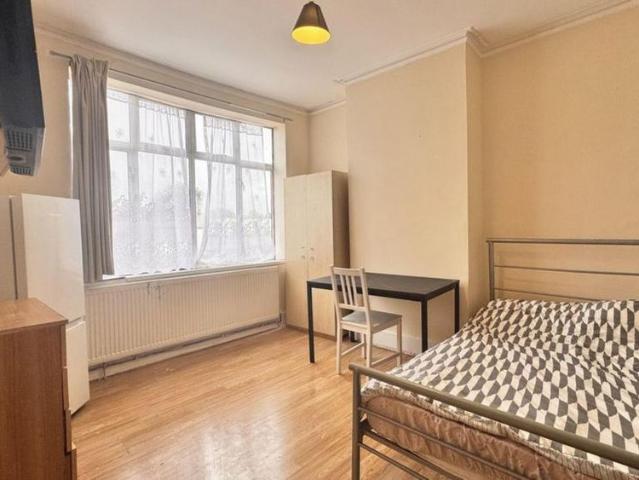 Room for rent in Sudbury, Greater London
