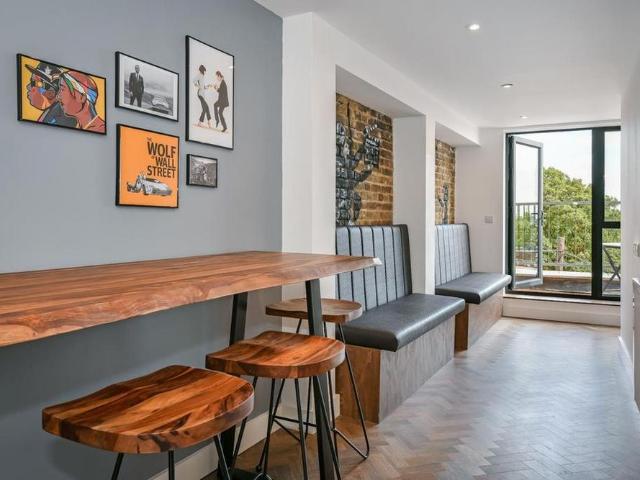 Room for rent in South Woodford, Greater London