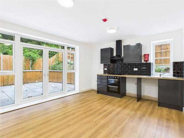 Room for rent in Red Hill, Surrey