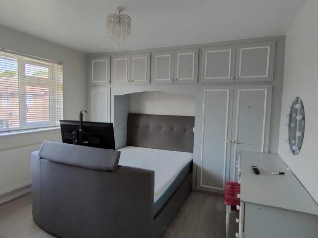 Room for rent in Thamesmead, Isle Of Man