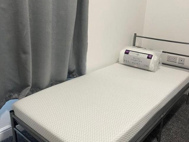 Room for rent in Kingstone, Barnsley