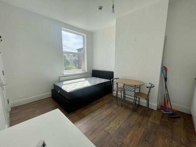 Room for rent in Nether Edge, South Yorkshire
