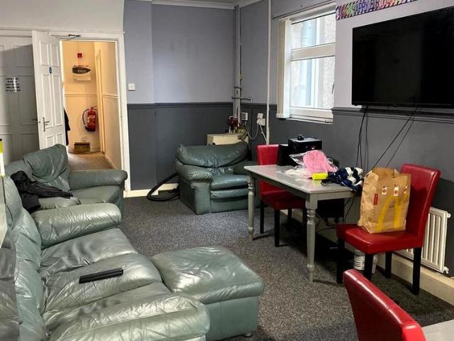 Room for rent in Nangreaves, Wales