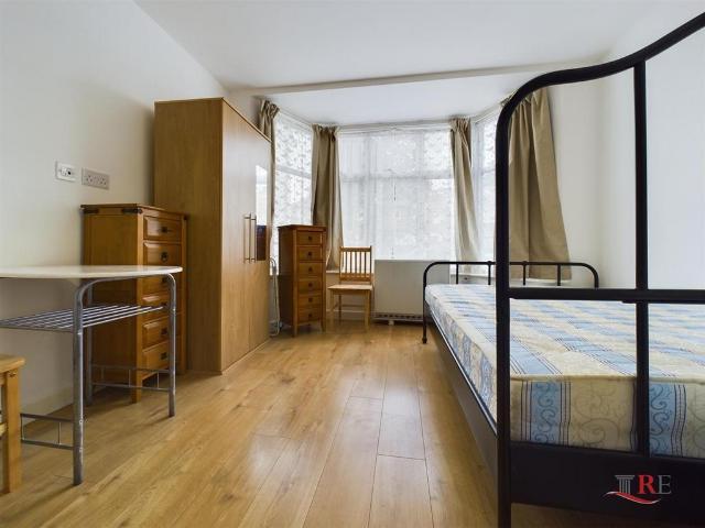 Room for rent in Brent Cross, Isle Of Man