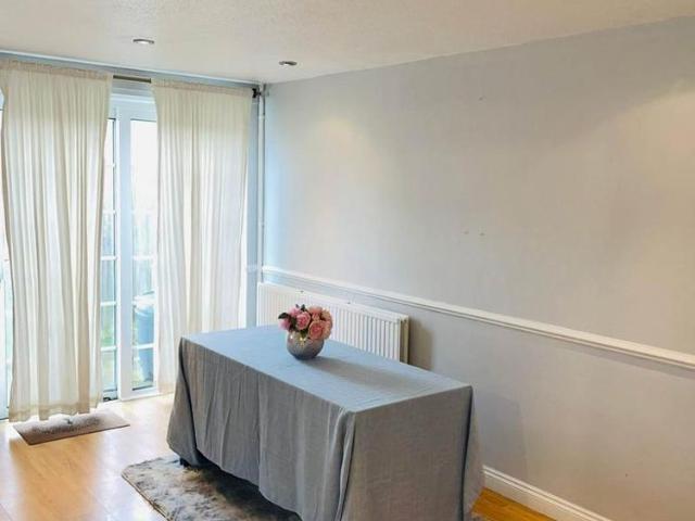 Room for rent in Gould's Green, Greater London