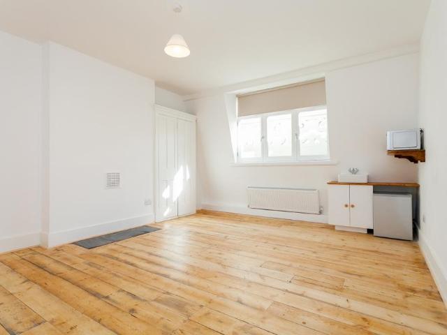 Room for rent in Upton Park, Greater London