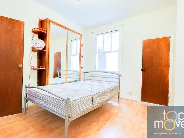 Room for rent in London Borough of Croydon, Cat Hill