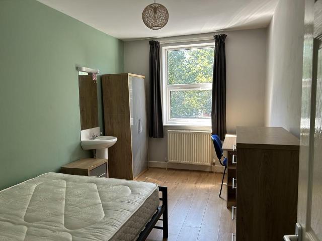 Room for rent in The Polygon, City Of Southampton