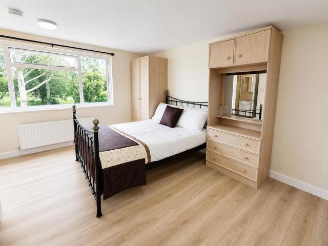 Room for rent in Chadwell Heath, Greater London