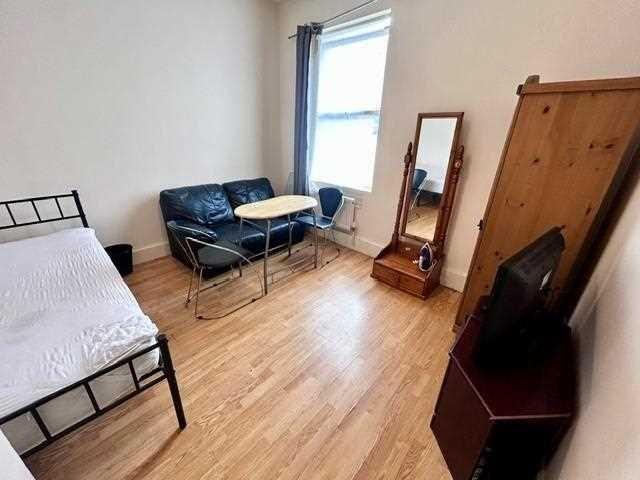 Room for rent in Round Hill, Brighton & Hove