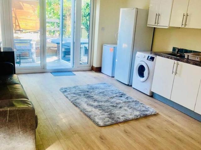 Room for rent in London Borough of Hounslow, Greater London
