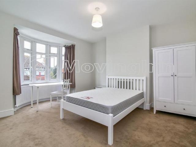 Room for rent in Beddington, Greater London