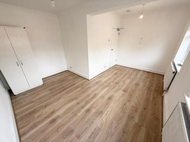 Room for rent in Edmonton, Greater London