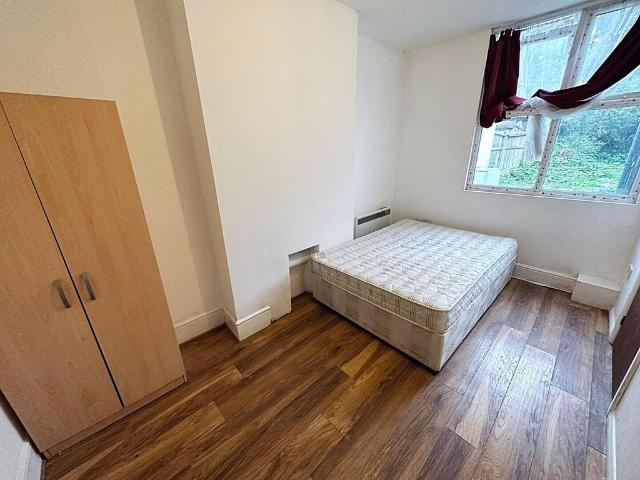 Room for rent in London Borough of Croydon, Thornton Heath