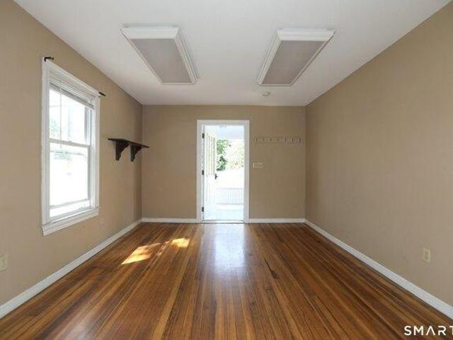 House for sale in Simsbury, Connecticut