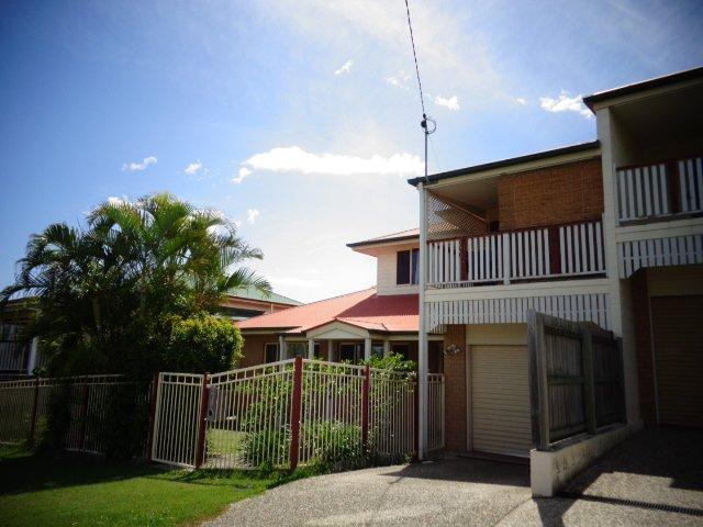 Townhouse for rent in Camp Hill, Greater Brisbane