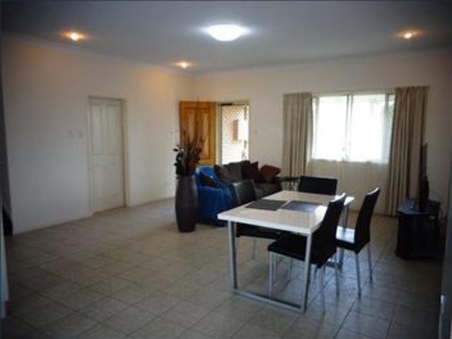 Townhouse for rent in Camp Hill, Greater Brisbane