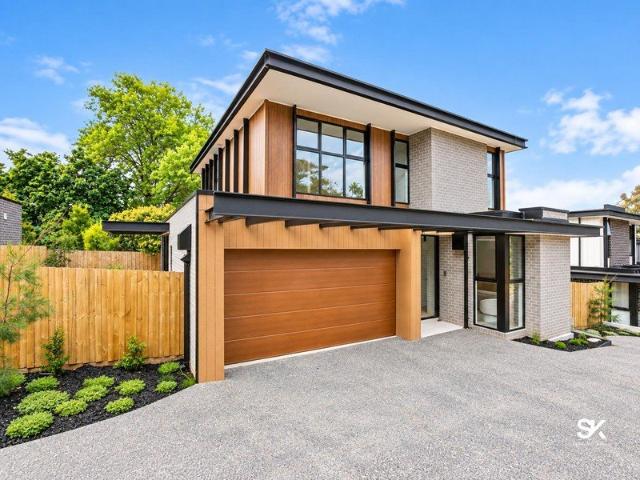 Townhouse for sale in Ivanhoe, Melbourne