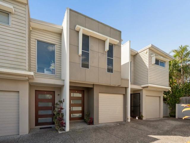 Townhouse for sale in Toombul, Queensland