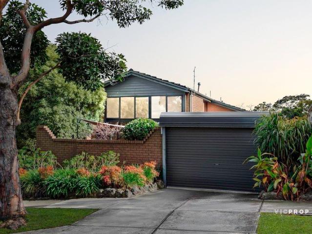 Townhouse for sale in Camerons Creek, Victoria