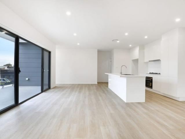 Townhouse for rent in Fairy Meadow, Wollongong City Council