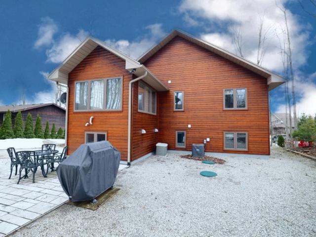 House for sale in Ontario