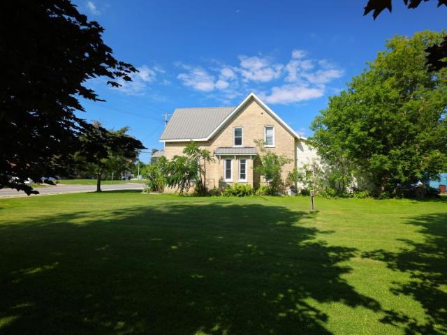 House for sale in Ontario