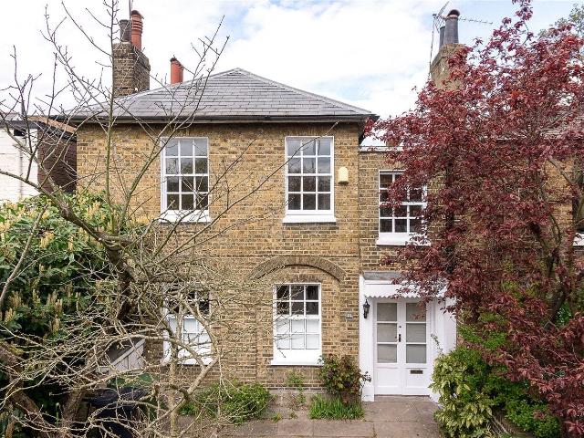 House for rent in London Borough of Richmond upon Thames, Greater London