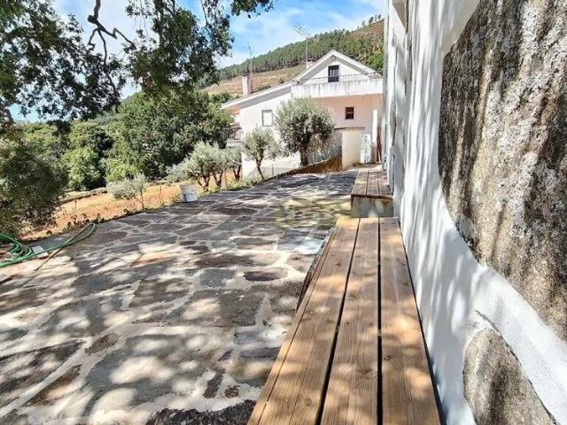 Casa alugar em Castanheira de Pera e Coentral, Castanheira de Pera