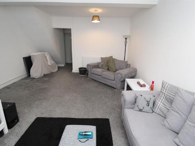 House for rent in Wattstown, Wales