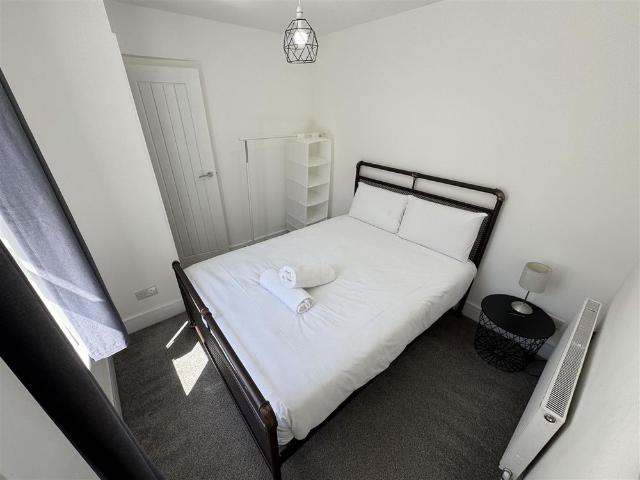 House for rent in Penrhiwceiber, Wales