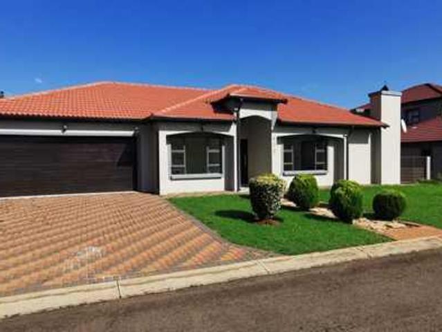 House for rent in Waterkloof, Gauteng