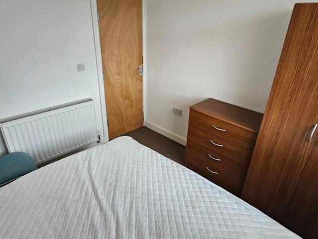 Room for rent in Falcon Lodge, Wales