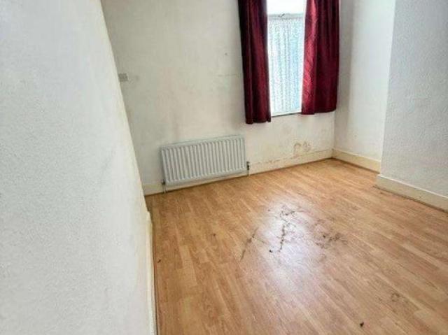 House for rent in Cabbage Hall, Calderstones