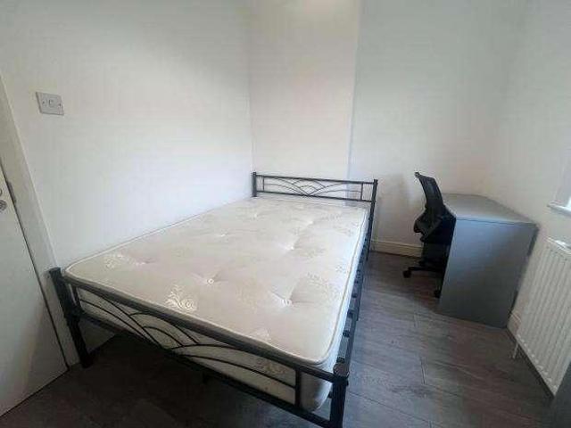House for rent in London Borough of Ealing, Greenford