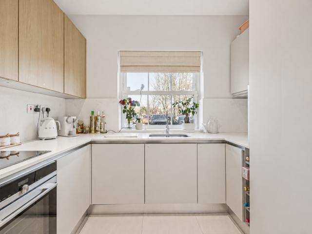 House for rent in Brunswick Park, Greater London