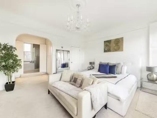 House for rent in Southfields, Wandsworth