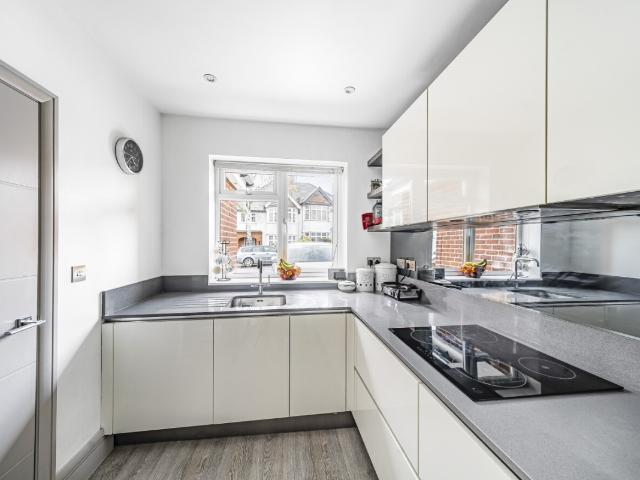 House for rent in Woodside Park, Greater London