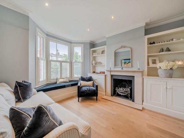 House for rent in Earlsfield, Greater London