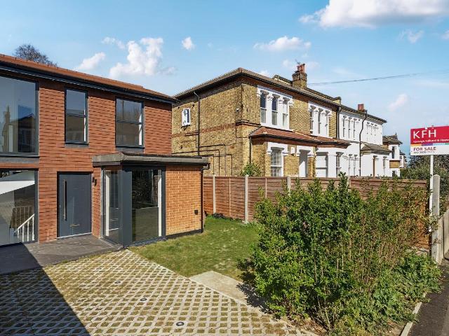 House for rent in London Borough of Lewisham, Lower Sydenham